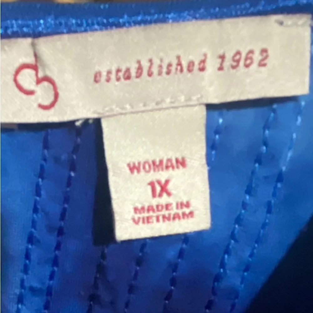 WOMENS TOP BLUE / SEQUINS 
By 3 ESTABLISHED 1962 
SIZE XL 

COLR 
BLUE - Picture 6 of 12